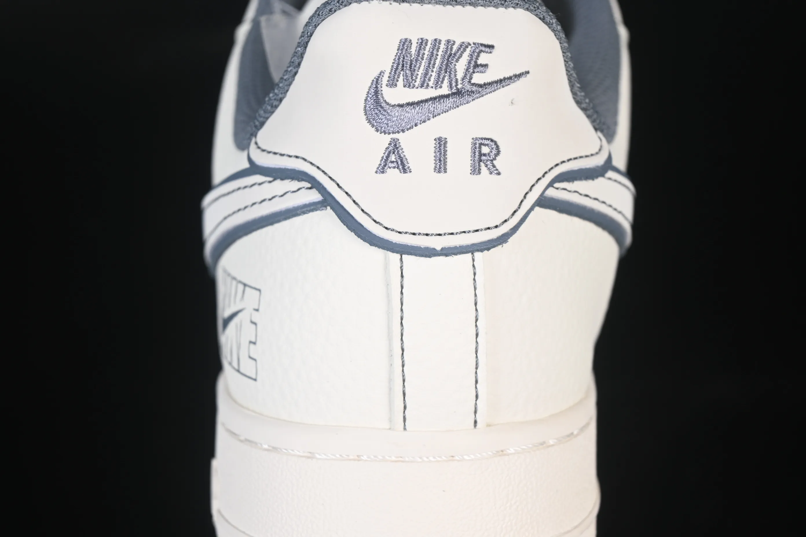 All Categories Nk Air Force 1 Air Force Series Nk Air Force 1 Low Air Force Low Nike Air Force 1'07 Low Rice Dark Gray Bugs Bunny Air Force One Low Casual Shoes JP8028-014